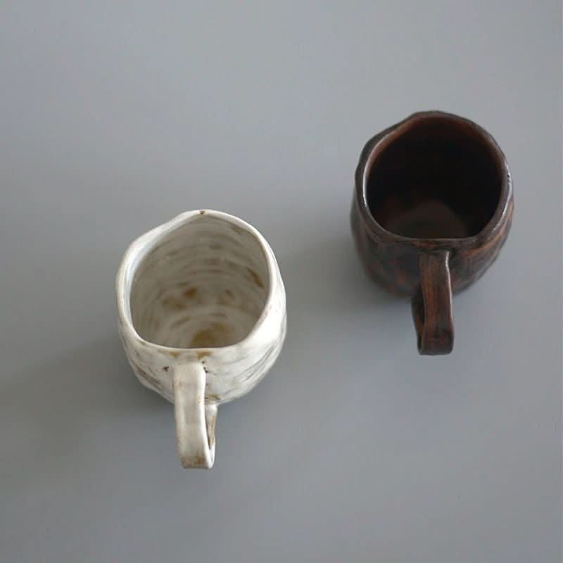 Rustic 2X1 Stoneware Mug Set in white speckled & dark brown ceramic. Home decor.
